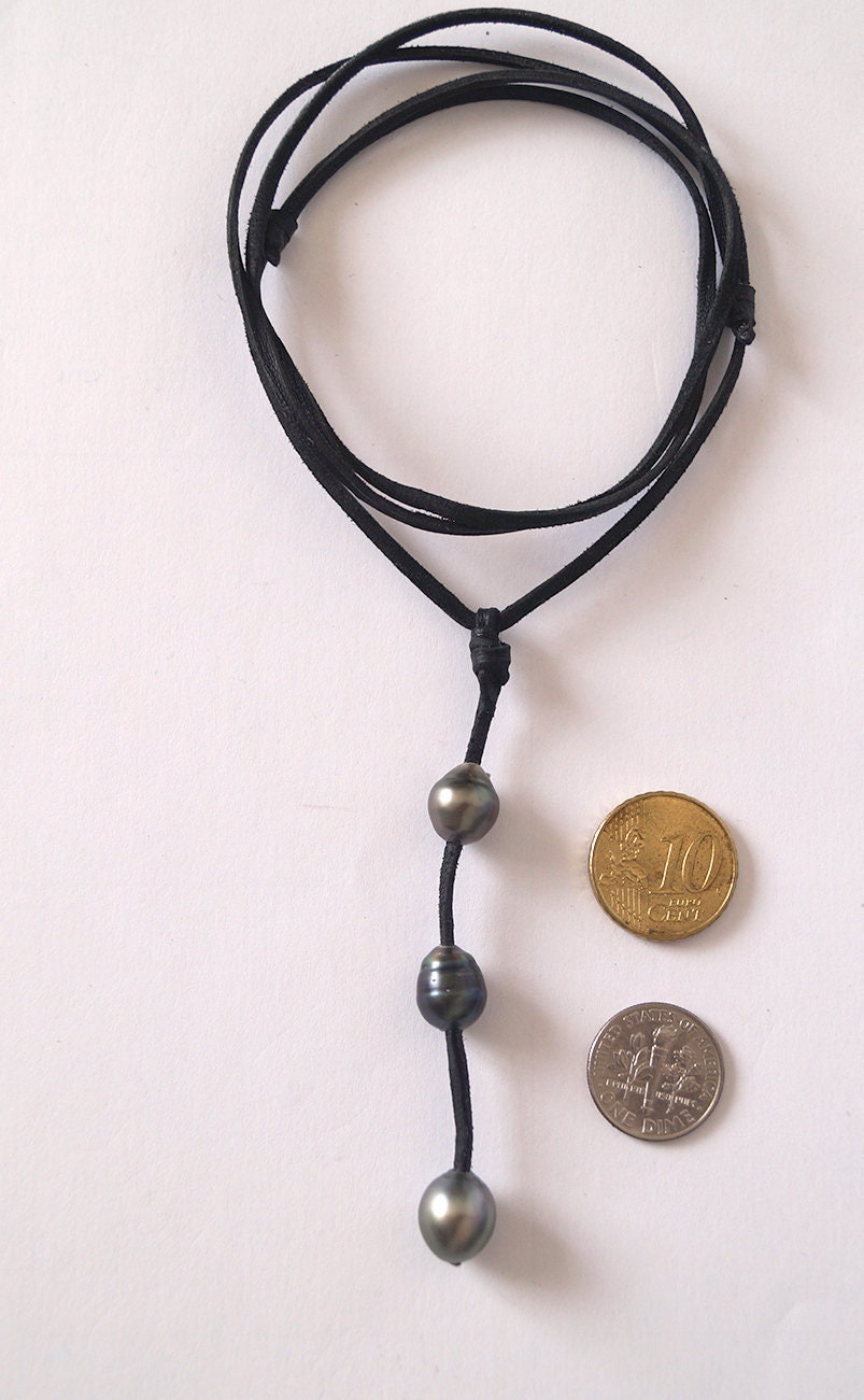 collier 3 perles de Tahiti en pendentif - cuir - fermoir coulissant - Austra
