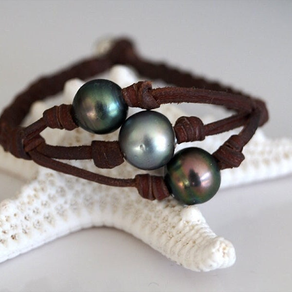 Bracelet trio perles de Tahiti sur étoile de mer