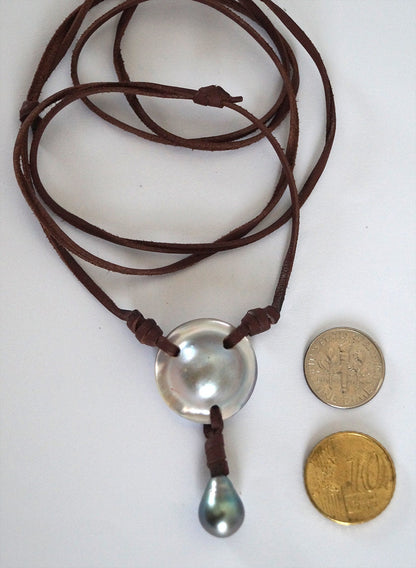 Women's leather and Tahitian pearl necklace, mabe pearl pendant, adjustable sliding jewelry