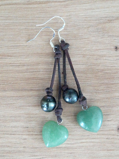 Boucle d'oreille cœur en aventurine et perles de Tahiti, cuir, apprêts argent 925 Tina