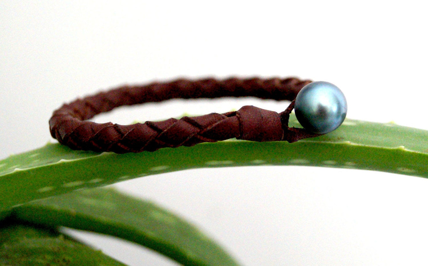 Bracelet avec Perle de Tahiti - cuir tressé rond australien - lasso Marius