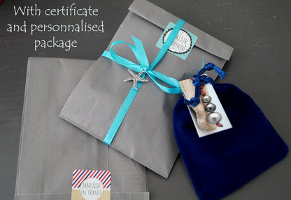 Bracelet de cheville perle de Tahiti, charms peace & love et fermoir turquoise - Gaia