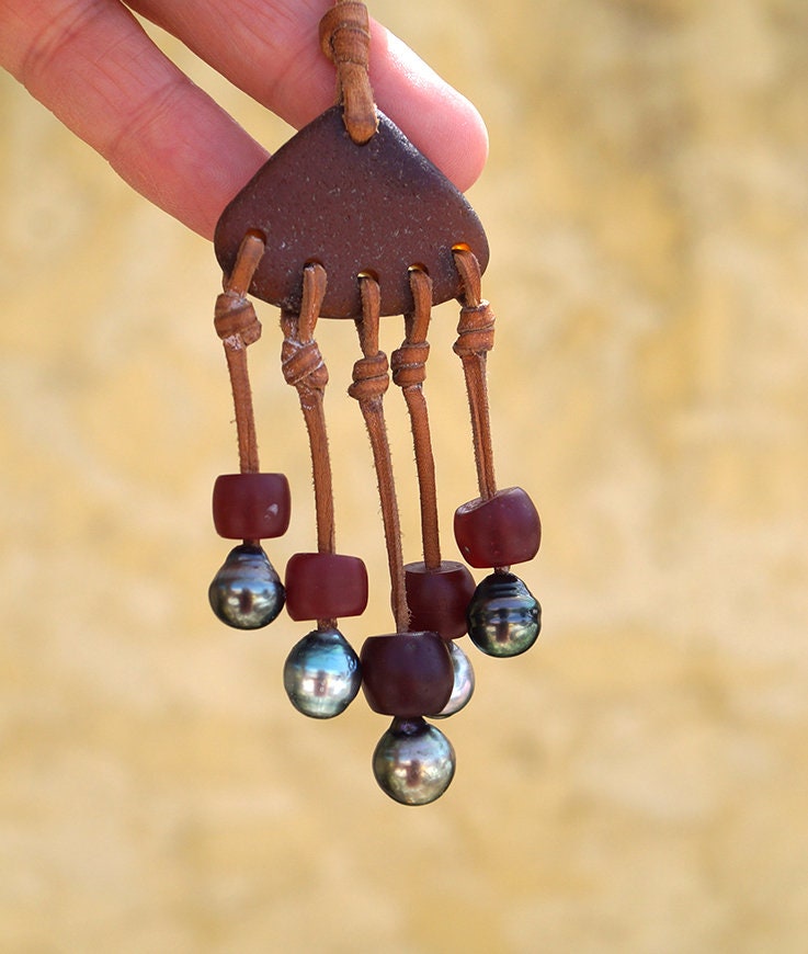 Perles de tahiti, pendentif verre mer poli, cuir, collier femme adaptable - Thera
