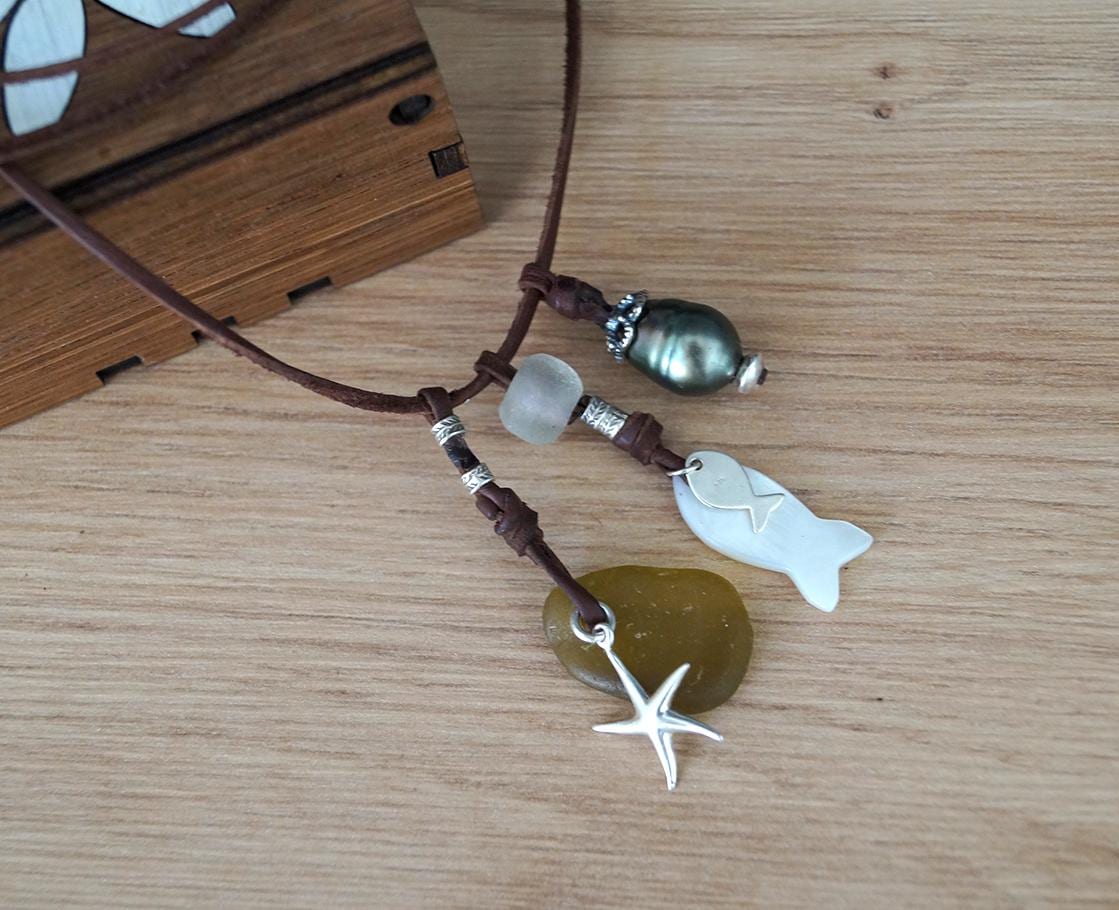 Collier Perle de Tahiti, perles argent, verre de mer, nacre, cuir adaptable - Asha