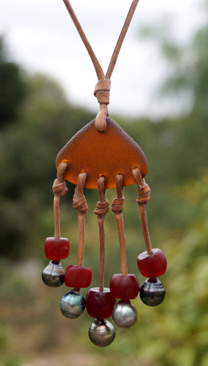 Perles de tahiti, pendentif verre mer poli, cuir, collier femme adaptable - Thera