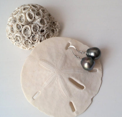 Boucles d'oreilles avec une belle perle de Tahiti, argent 925 - Aube