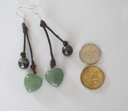 Boucle d'oreille cœur en aventurine et perles de Tahiti, cuir, apprêts argent 925 Tina