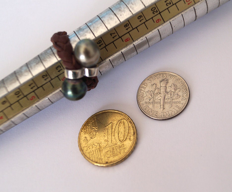 Bague cuir tressé avec duo de perles de Tahiti - Helle