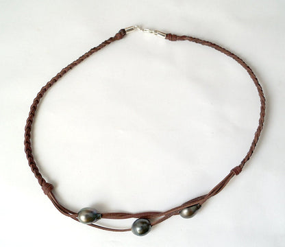 Collier tressé et ses trois perles de Tahiti - Luce