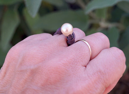 Tahitian Pearl Ring - Leather - Lasso - Adela