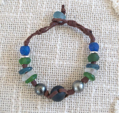 Bracelet avec 2 Perles de Tahiti, perles de verre de mer cuir et argent - Amalia