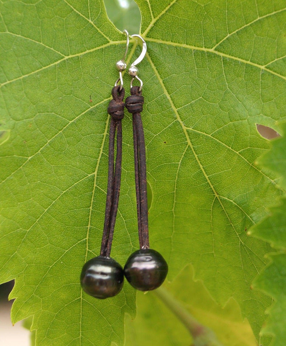Tahitian Pearl Earrings - Leather - Lily