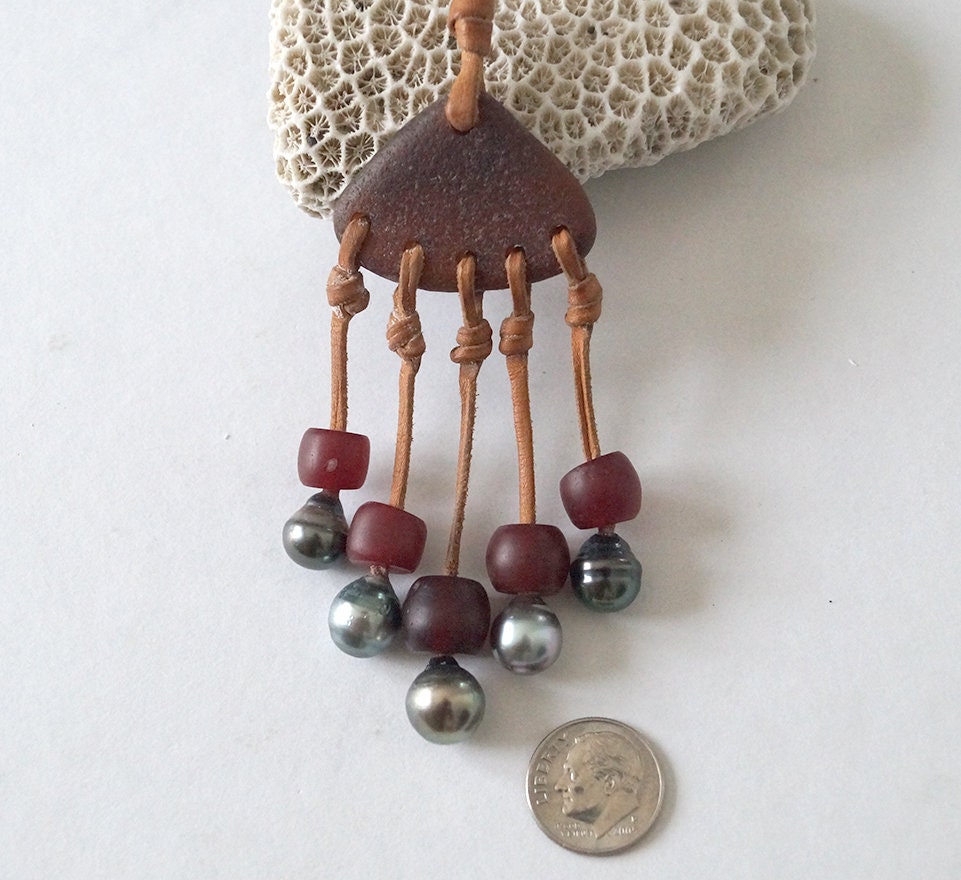 Perles de tahiti, pendentif verre mer poli, cuir, collier femme adaptable - Thera