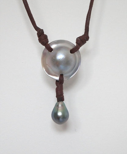 Women's leather and Tahitian pearl necklace, mabe pearl pendant, adjustable sliding jewelry