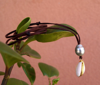 Collier coquillage cauri et perle de Tahiti - Ocea