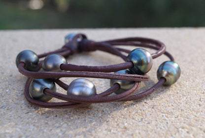 Mehrreihiges Armband mit sieben Tahitiperlen – Orphea