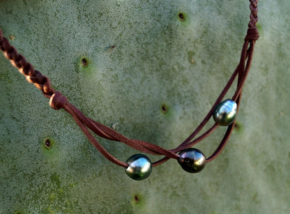 Collier tressé et ses trois perles de Tahiti - Luce