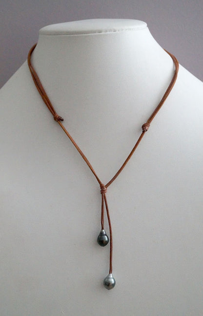 Perles de Tahiti contrastées sur cuir coulissant - Rita