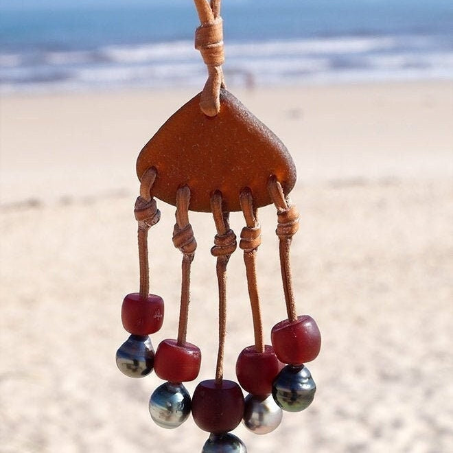 pendentif perles de Tahiti et cuir naturel