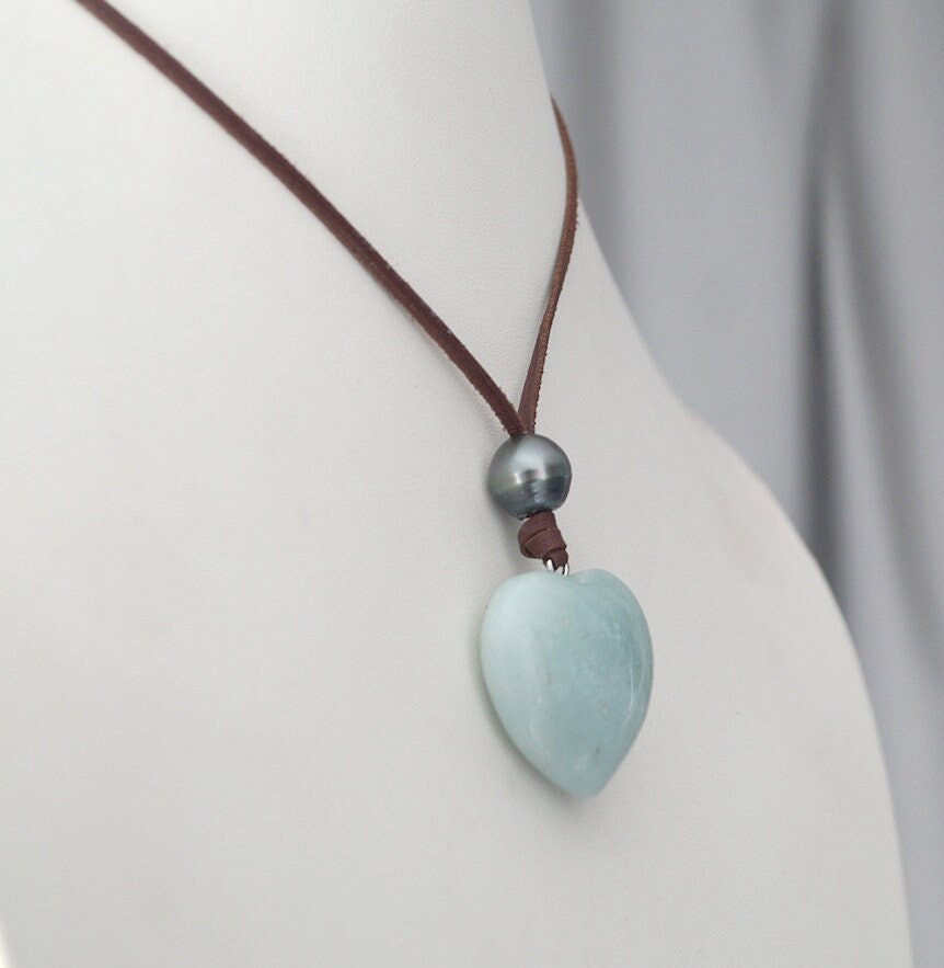 Pendentif coeur amazonite, perle de Tahiti, cuir collier ajustable - Gina