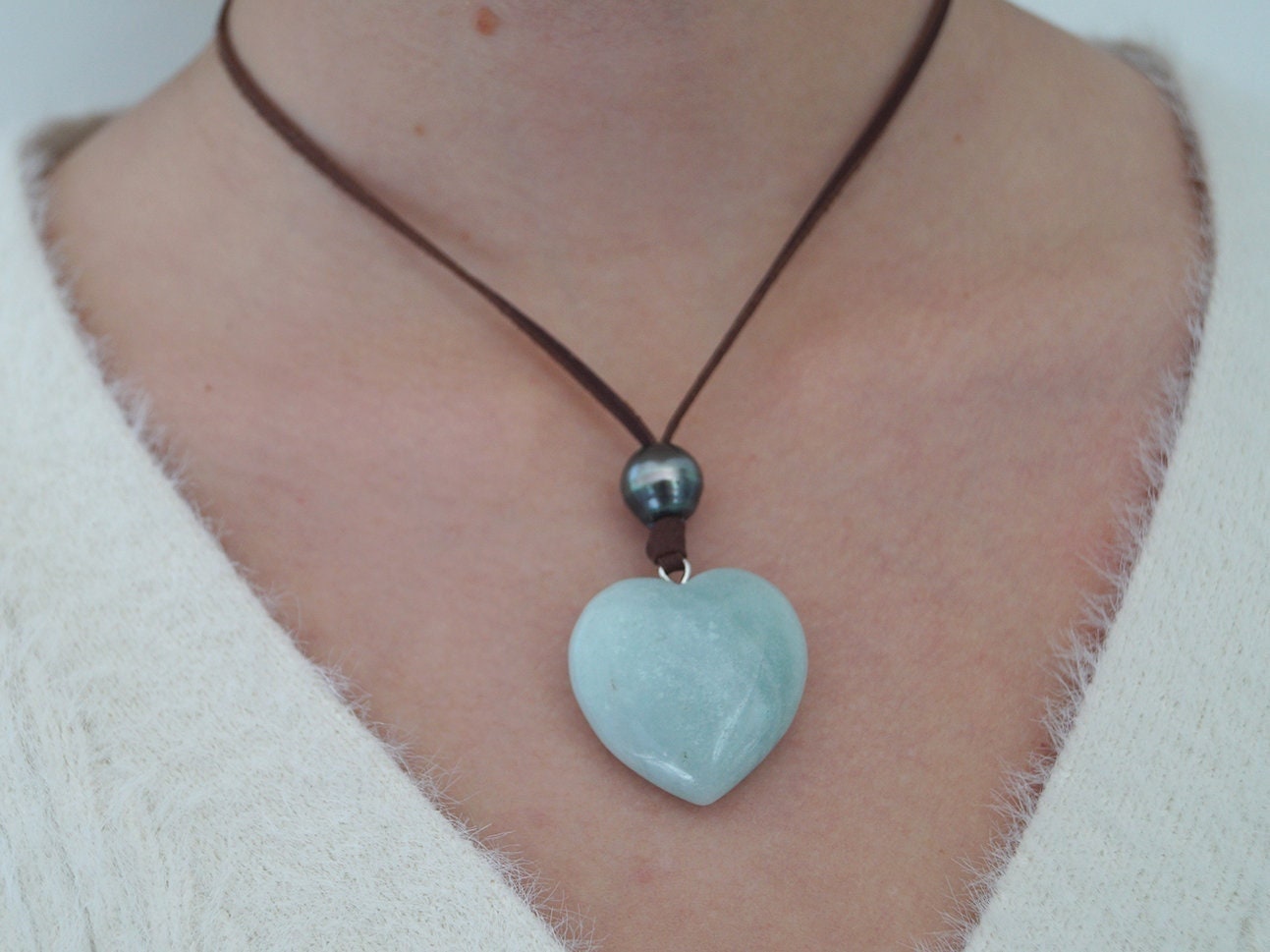 Pendentif coeur amazonite, perle de Tahiti, cuir collier ajustable - Gina