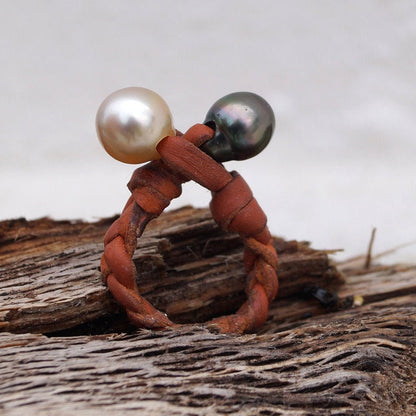 bague en cuir tressé avec 2 perles véritables