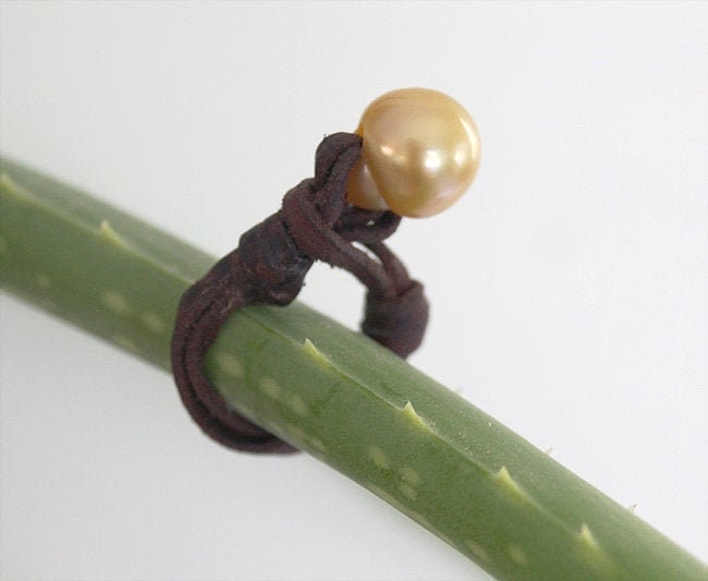 bague cuir et perle