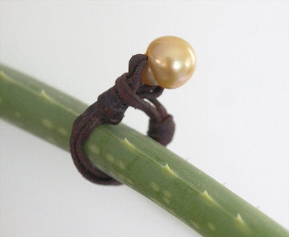 bague cuir et perle