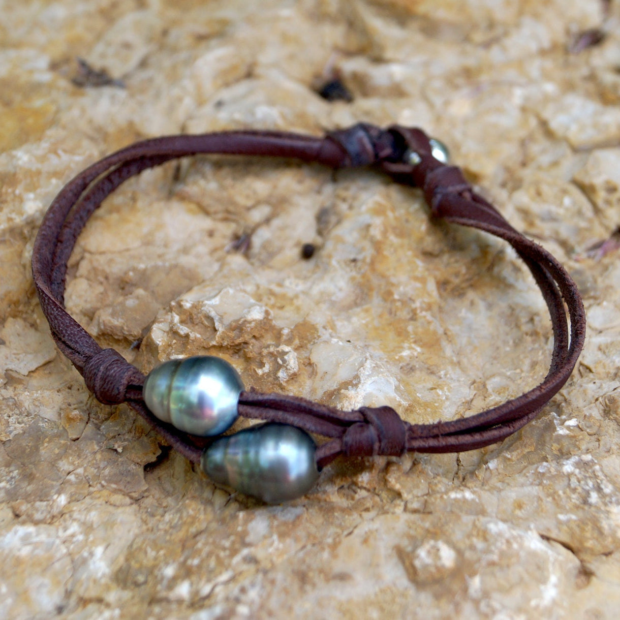 bracelet perles tahiti et cuir