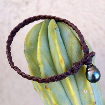 bracelet en cuir tressé et perle de Tahiti