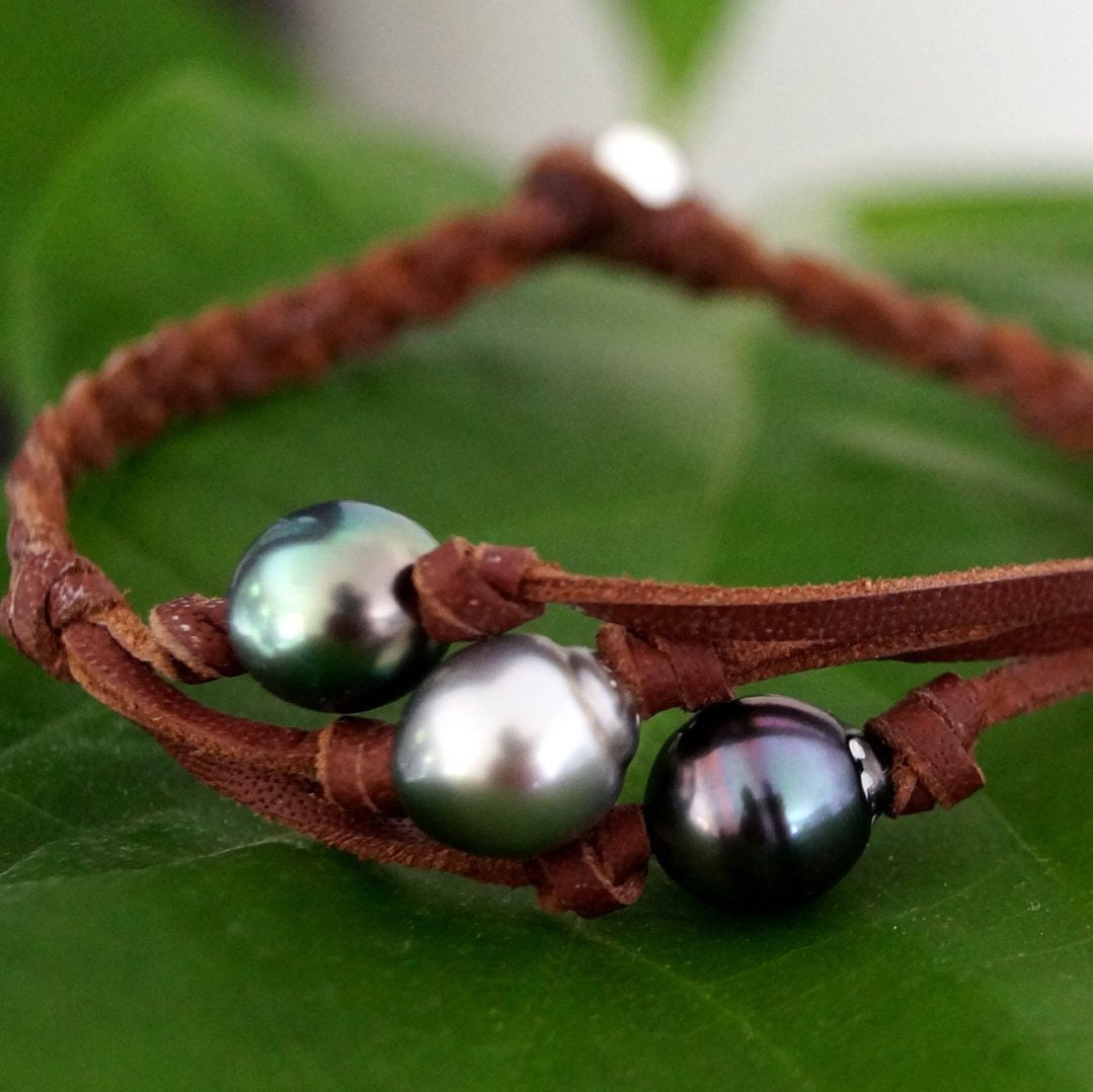 perles de Tahiti et cuir