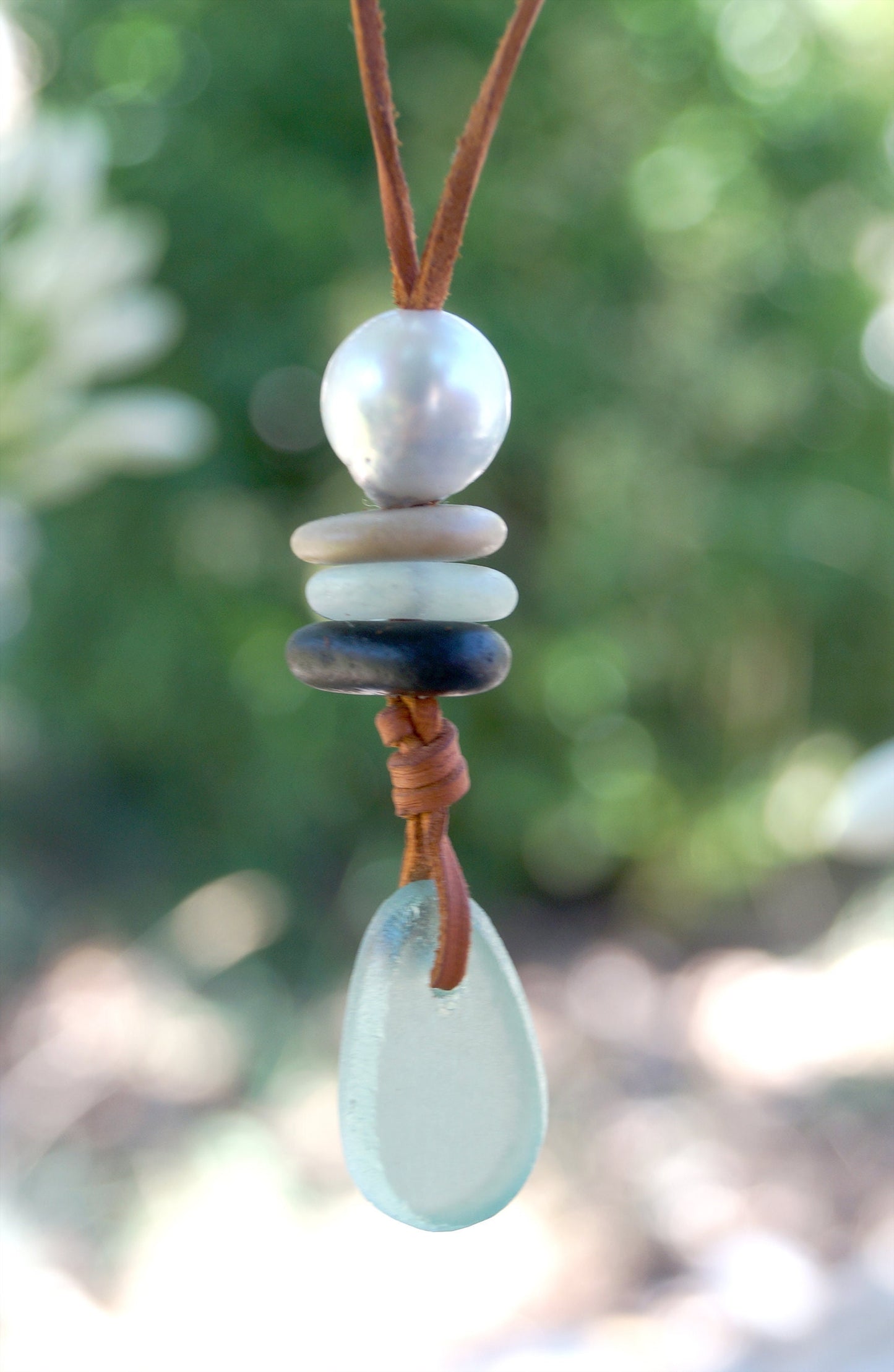 Recycled glass pendant necklace with silver Tahitian pearl - Sienna