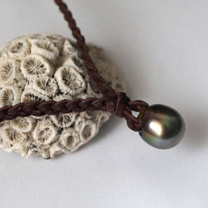 collier perle cuir tresse