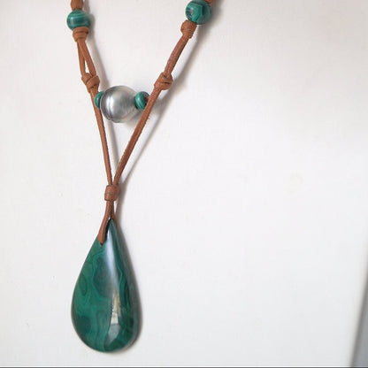 collier malachite et perle