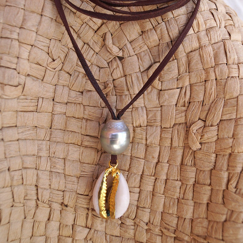 collier perle et coquillage