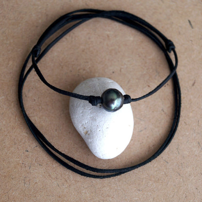 collier perle et cuir