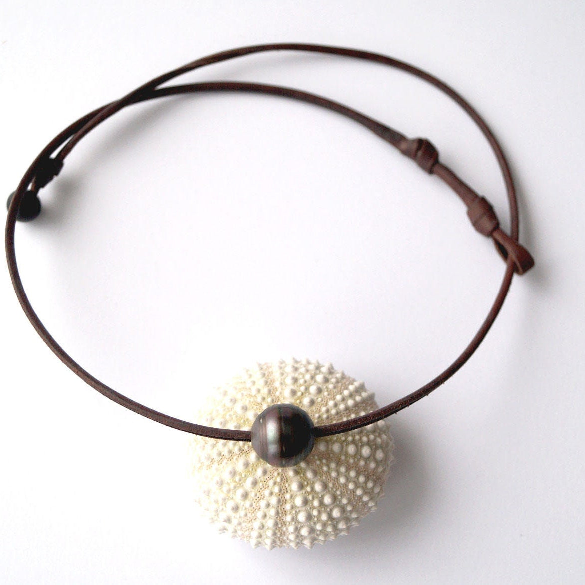 collier perle et cuir