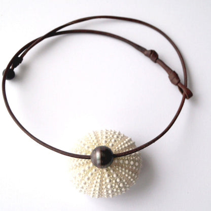 collier perle et cuir