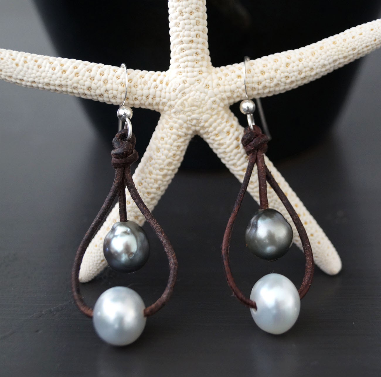 Earring with Tahitian pearls and white Australian pearls - Isia