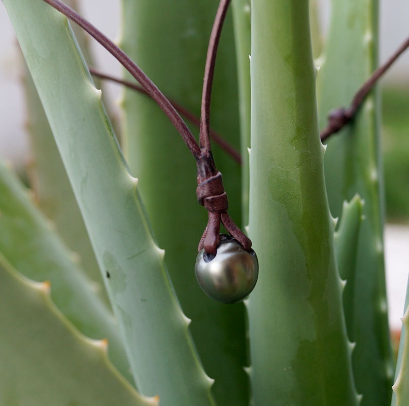 Tahitian Pearl Necklace - Leather - Jack